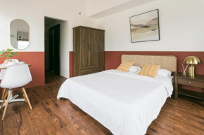 Spacious Studio in the City Soho Condominiums